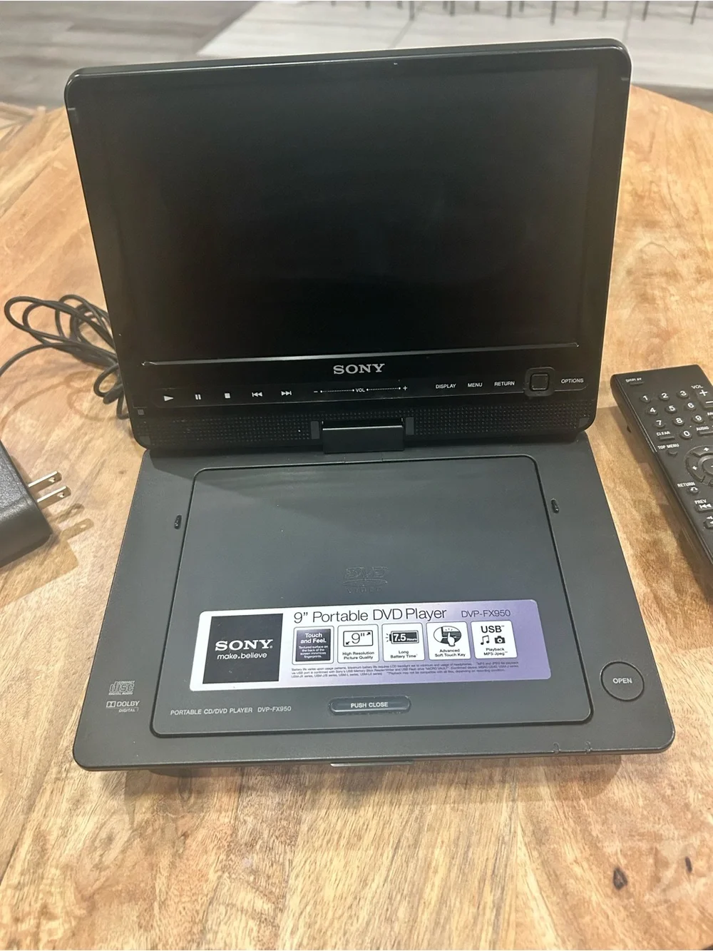 Sony Black Portable DVD Player with Remote and Carry Case